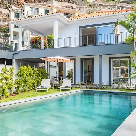 Modern Flat Just Steps From Shore Apartment Ponta do Sol (Madeira)