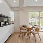 Modern Flat Just Steps From Shore *