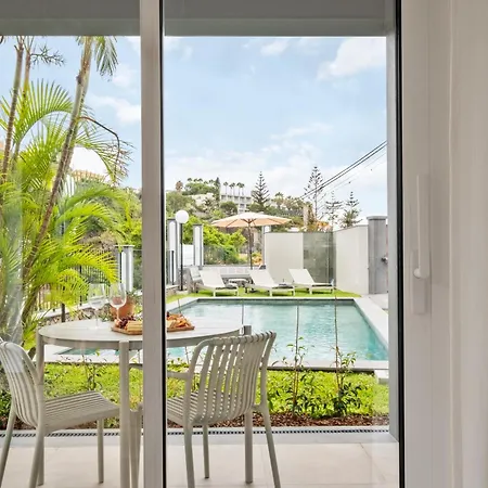Modern Flat Just Steps From Shore Apartment