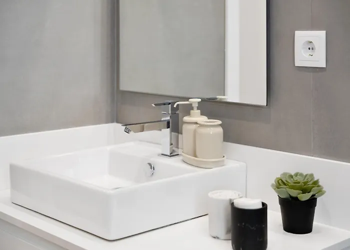 Modern Flat Just Steps From Shore Apartment Ponta do Sol (Madeira)