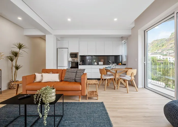 Apartment Modern Flat Just Steps From Shore